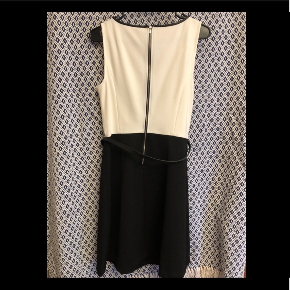 Elle - Picture 4 of 4